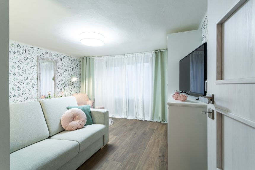 Realizace ložnice s tapetou z kolekce Scandi Cool