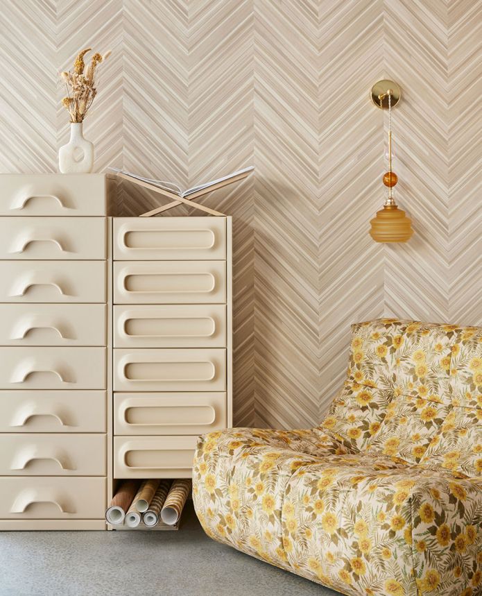 Krémová geometrická vliesová tapeta na zeď, rybí kost, 340160, Gilded, Eijffinger